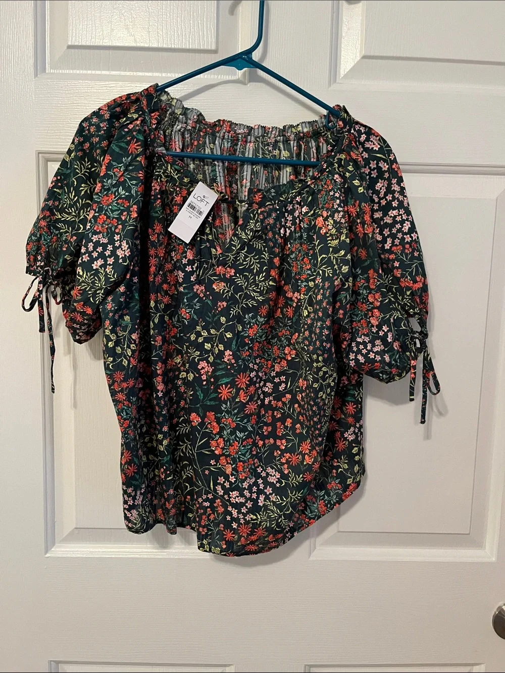 NWT LOFT Floral Puff Sleeve Top